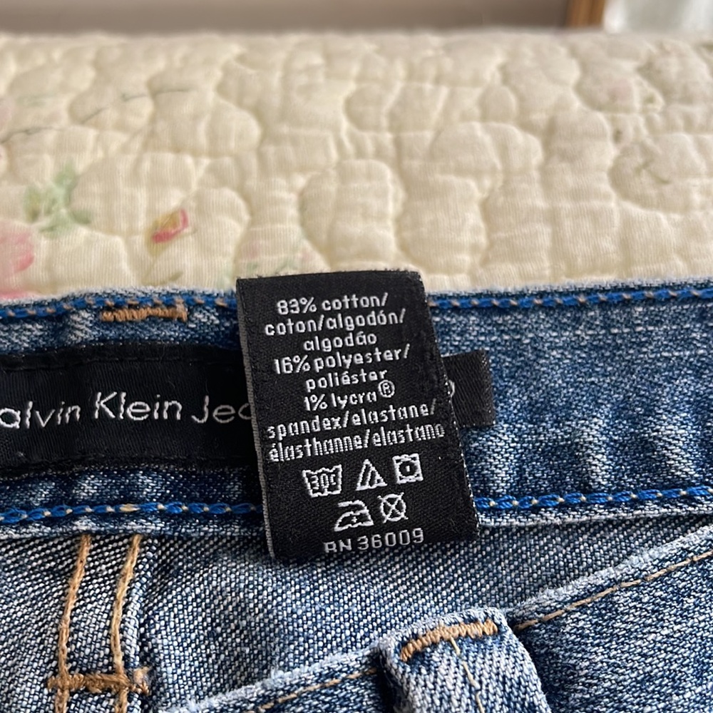 Calvin Klein Cuffed Crop Jean - Picture 3 of 8